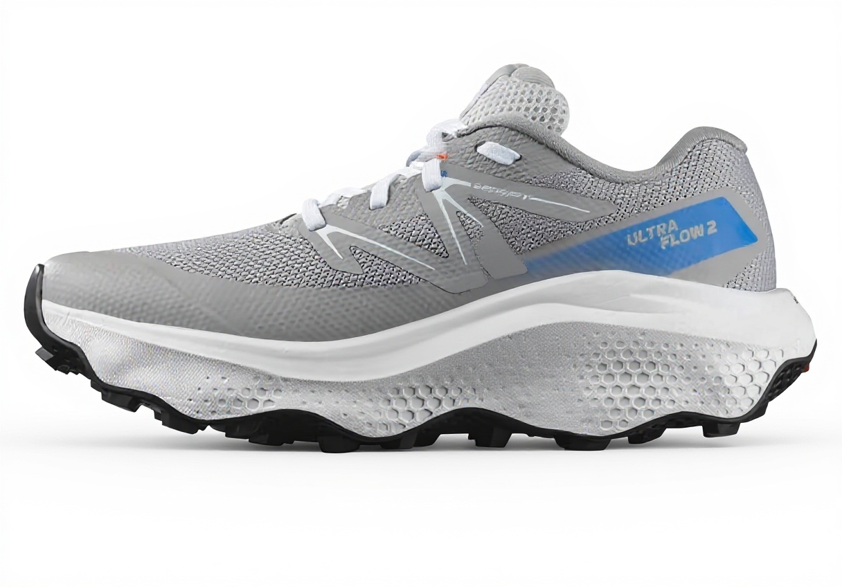 Salomon Ultra Flow 2 su un sentiero roccioso