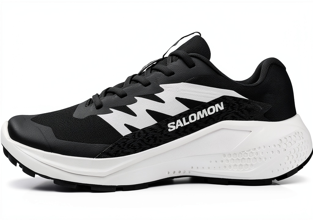 Scarpa Salomon Trail Running su sentiero roccioso